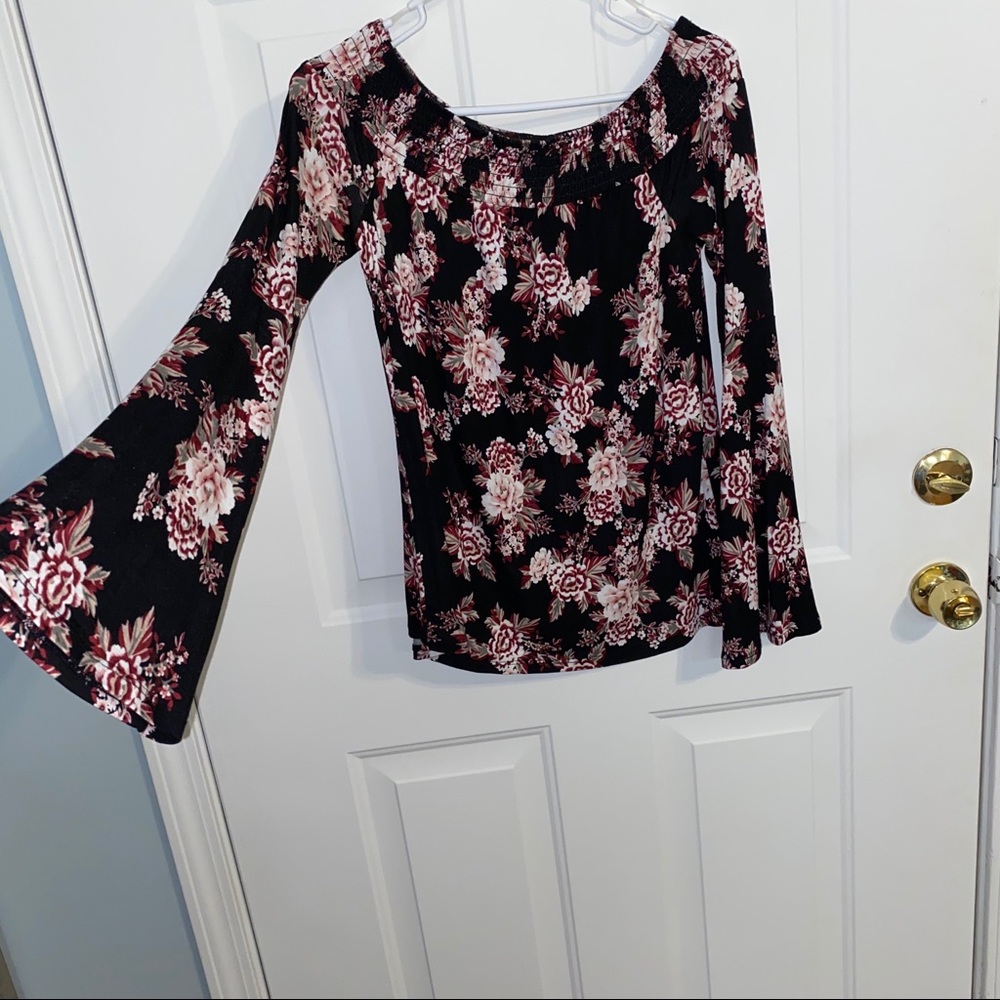 🎀Ultra Flirt long sleeve blouse🌺